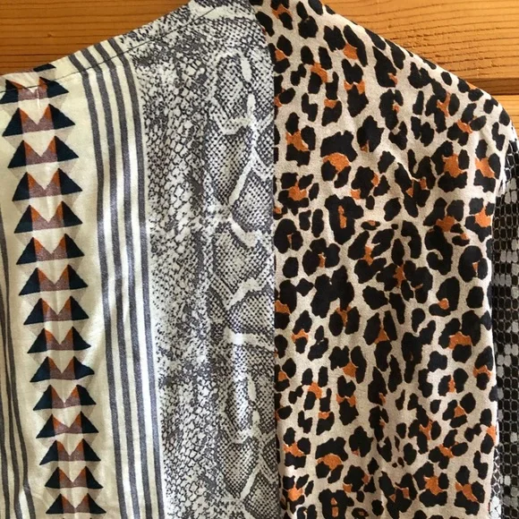 Anthropologie {*Conditions Apply} Luca Tasseled Tunic Snakeskin Leopard Top - Picture 8 of 9